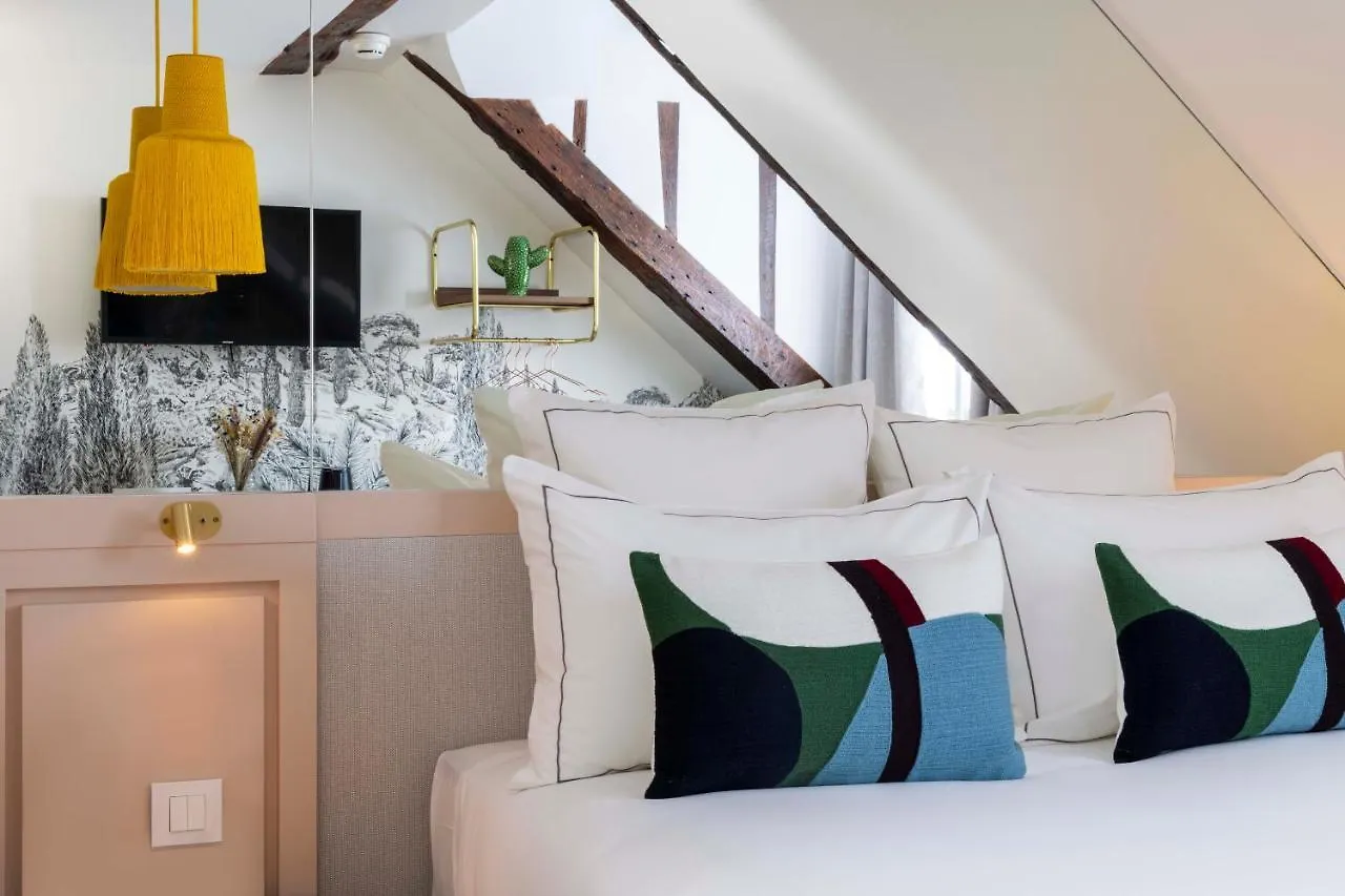 Hotel La Canopée 3*